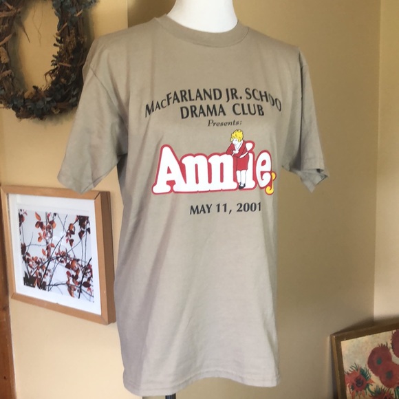 Vtg’01 ANNIE Musical Play Size Medium Jr HighSchool Drama-Club McFarland Jr CREW - Picture 1 of 9